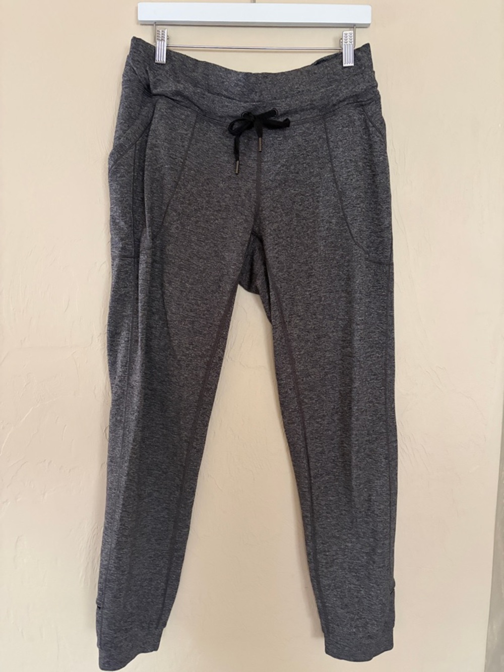 Lululemon Charcoal Gray Joggers. Great Condition!